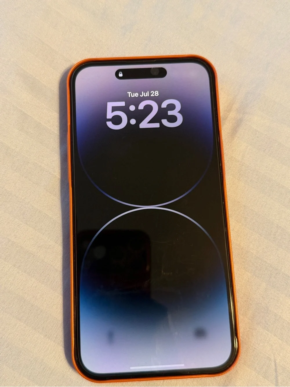 Apple iPhone 14 Pro Max with case + 2 screen protector